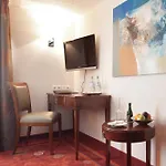 Hotel Zu Den Drei Linden 4*