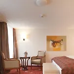 Отель Zu Den Drei Linden - & Restaurant 4*
