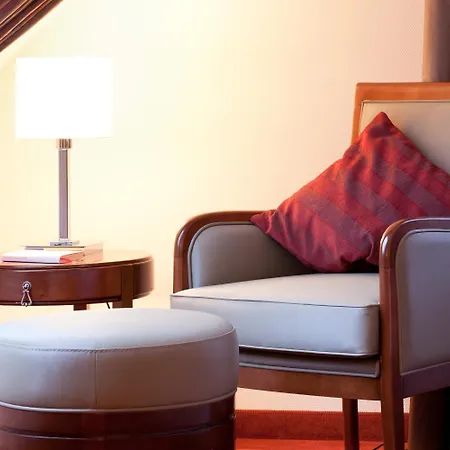 Zu Den Drei Linden - & Restaurant ורמלסקירכן