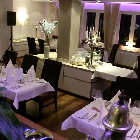 Отель Zu Den Drei Linden - & Restaurant Вермельскирхен