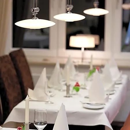 Zu Den Drei Linden - & Restaurant 4* Wermelskirchen
