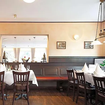 Zu Den Drei Linden - & Restaurant Hotel 4*
