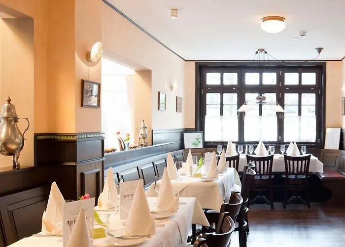 Zu Den Drei Linden - & Restaurant Отель 4*