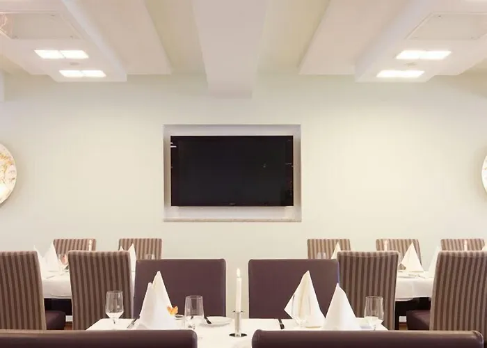 Отель Zu Den Drei Linden - & Restaurant 4*