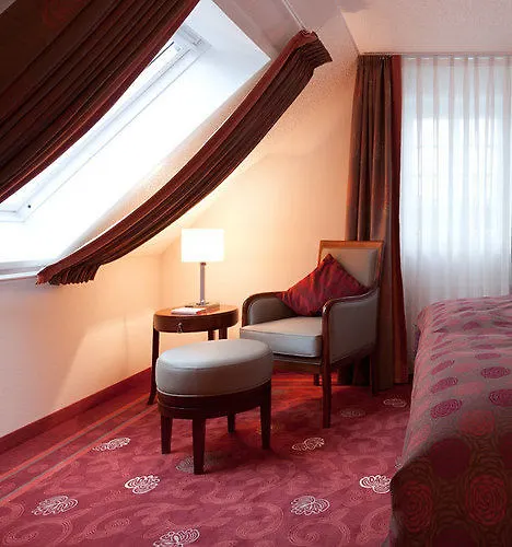 Hotel Zu Den Drei Linden - & Restaurant Wermelskirchen